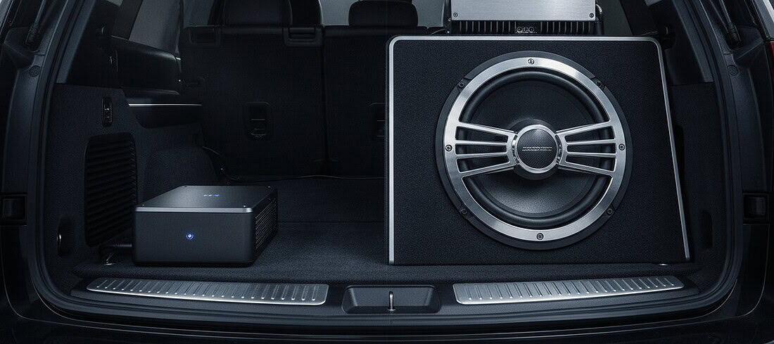 Powered Subwoofer vs. Component Sub and Amp: Choosing the Right Bass for Your Vehicle
